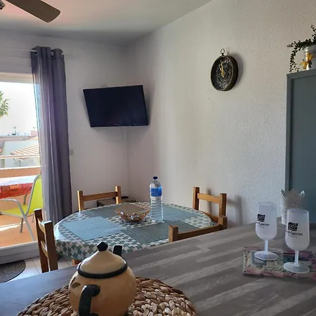 Clos St Cyprien Superbe T2 Proche Et Port - Terrasse - Piscine - Parking