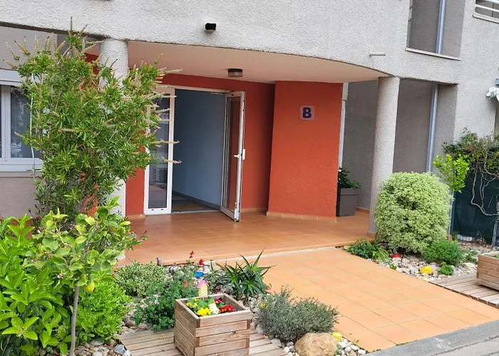 Apartament Clos St Cyprien Superbe T2 Proche Et Port - Terrasse - Piscine - Parking *