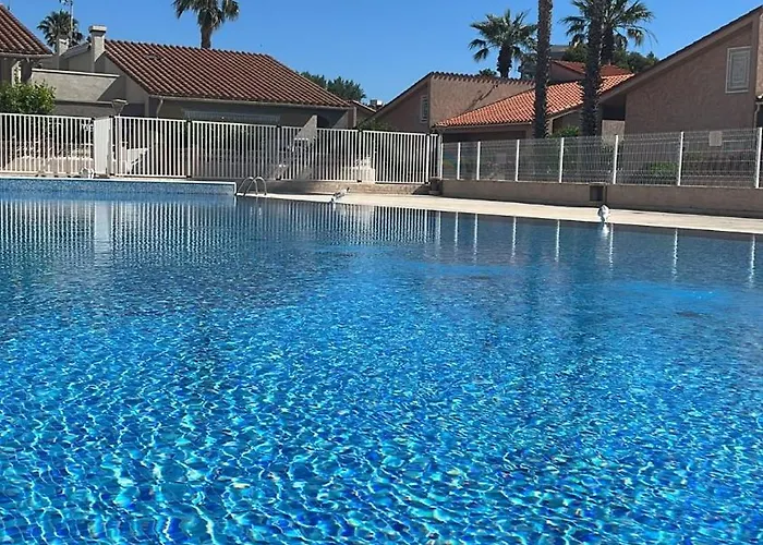 Clos St Cyprien Superbe T2 Proche Et Port - Terrasse - Piscine - Parking Apartament Saint-Cyprien (Pyrenees-Orientales)
